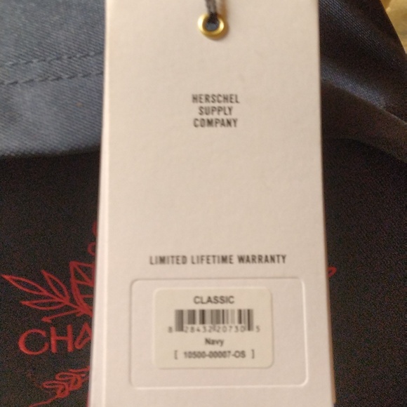 New with tags, Herschel Supply Company Navy and Red ♥️ classic Back Pack - Picture 8 of 8